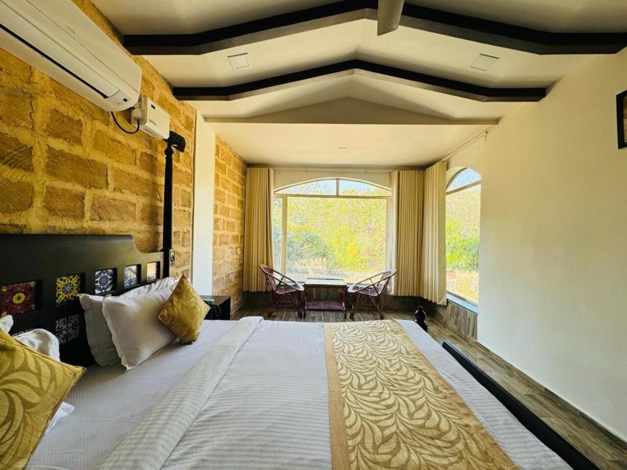 Gir Lions Paw Resort With Swimming Pool Sasan Gir Eksteriør bilde
