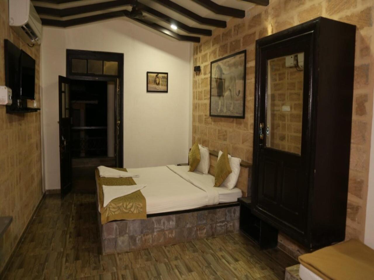 Gir Lions Paw Resort With Swimming Pool Sasan Gir Eksteriør bilde