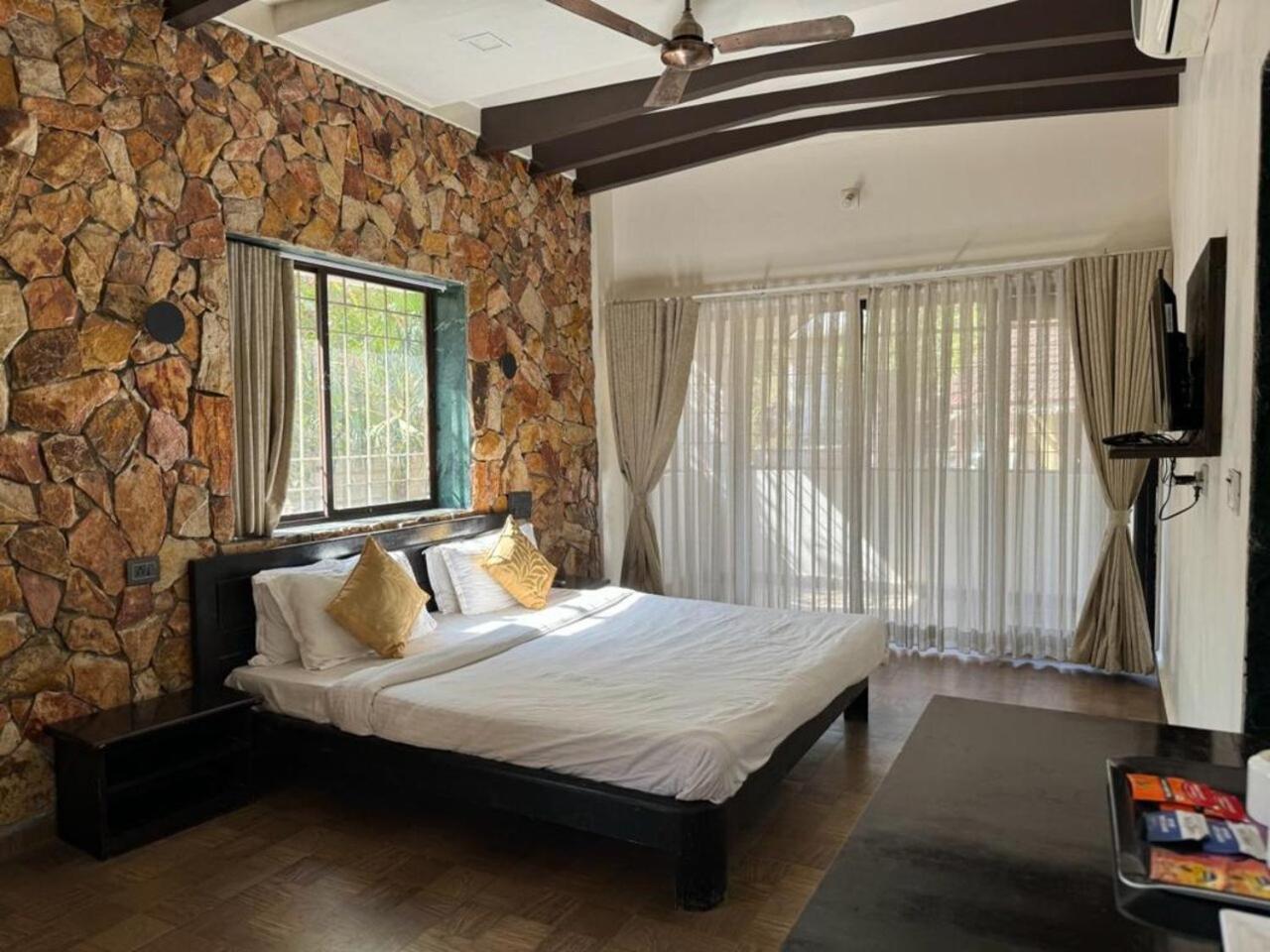Gir Lions Paw Resort With Swimming Pool Sasan Gir Eksteriør bilde